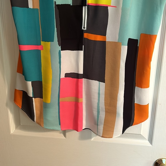 Pretty multicolored geometric top - Picture 4 of 5